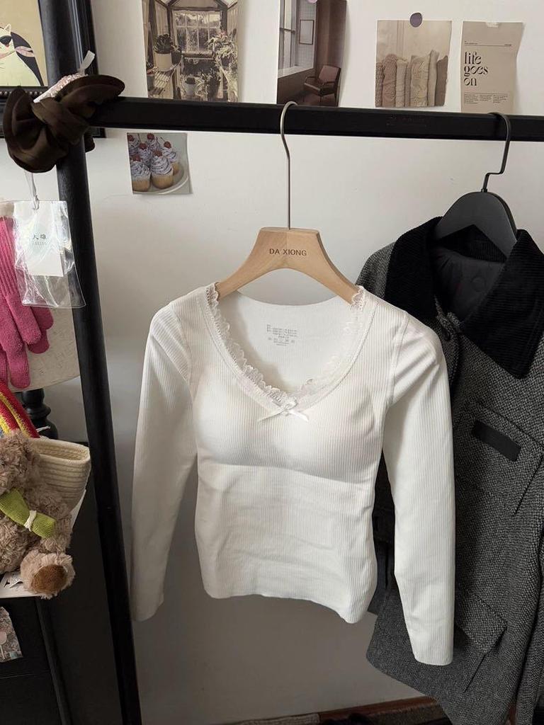 Women's Velvet Lace Base Layer Shirt - White V-neck Long Sleeve Top with Built-in Bra Pads for Autumn/Winter