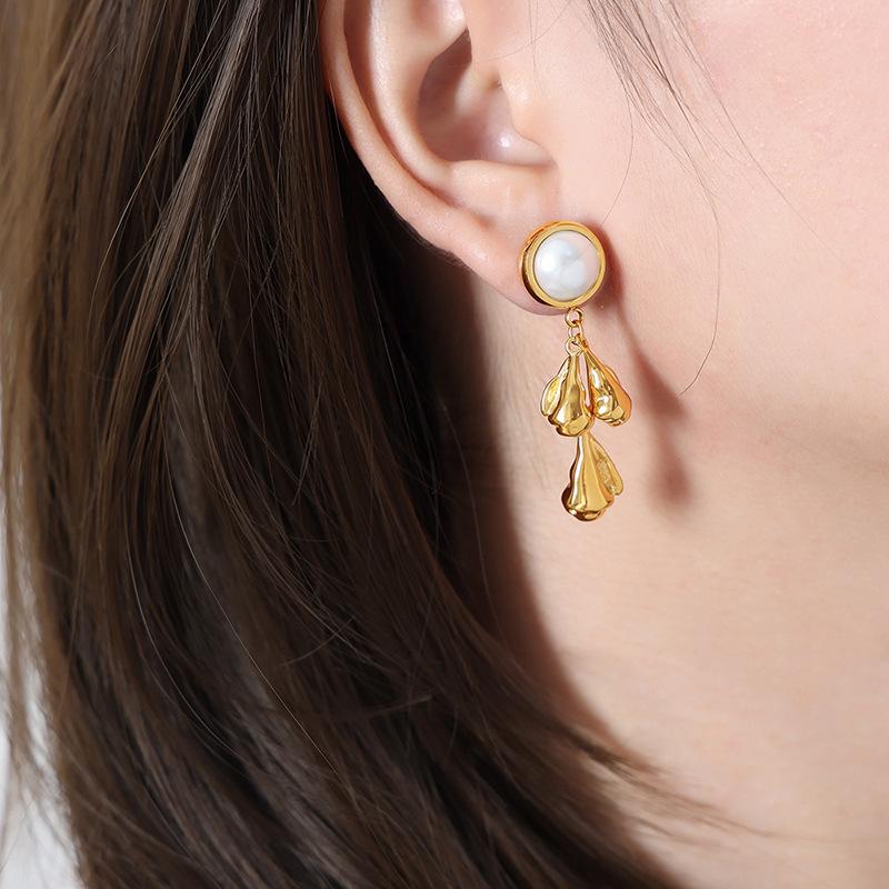 Elegant Baroque Pearl Tassel Earrings: Titanium Empress Dowager Retro Style