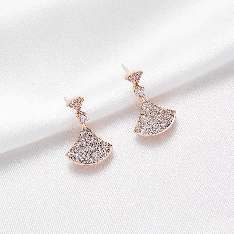 Fan-shaped Zircon Skirt Earrings Exquisite Super Flash Temperament Versatile Stud Ear Wedding Party Jewelry