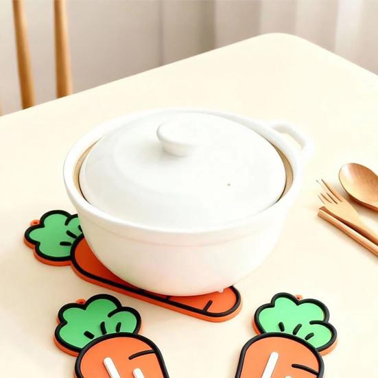 Silicone Pot Lid Storage Mat Carrot Design Anti-Slip Heat Resistant Food-Grade Countertop Drain Mat Kitchen Accessory