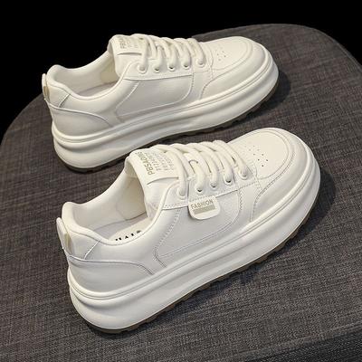 Chaussures d'été pour femmes, nouvelles petites chaussures blanches respirantes pour étudiantes, version coréenne, chaussures de sport et de loisirs polyvalentes à semelles épaisses