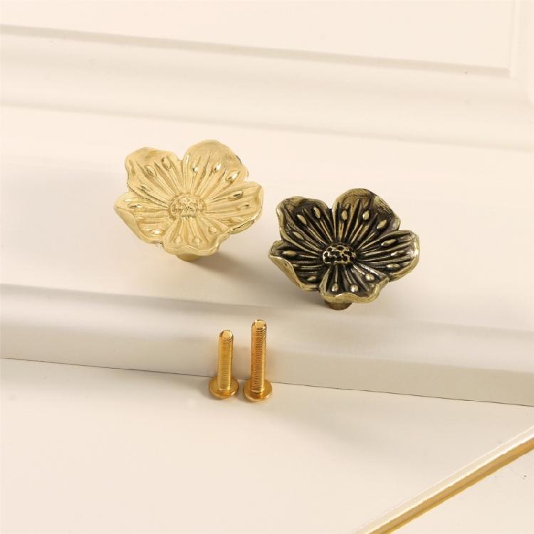 Brasses Flower Cabinet Pattern Knob Kitchen Cabinet Door Handle For Elegant Furniture Hardware Suitable For Humid Environment