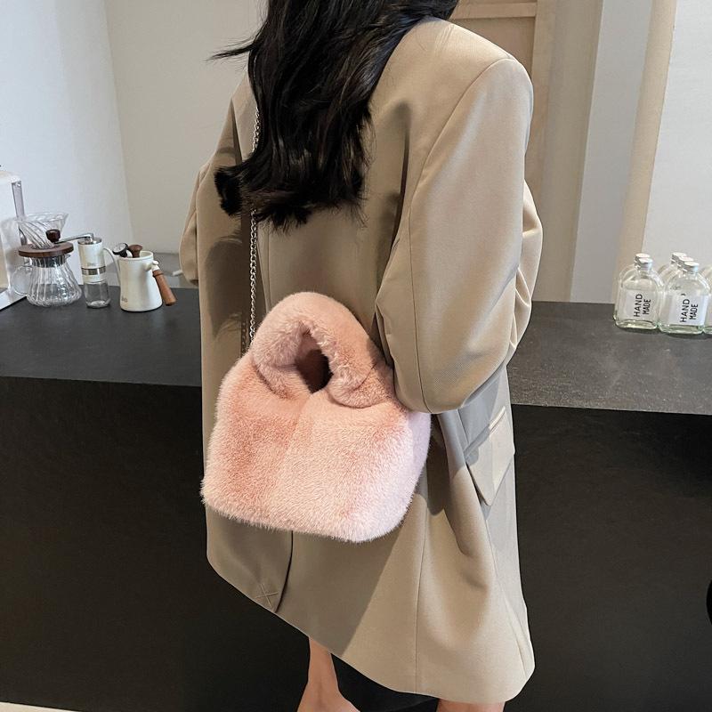 Plush Bag Women's Hand Bag 2025 New Fashion Niche Chain Messenger Bag Winter Plush Bucket Bag