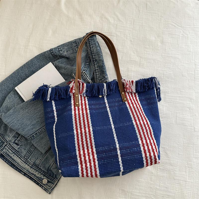 Stylish Large Capacity Canvas Tote Bag For Students Class Commuter Trendy Handbag
