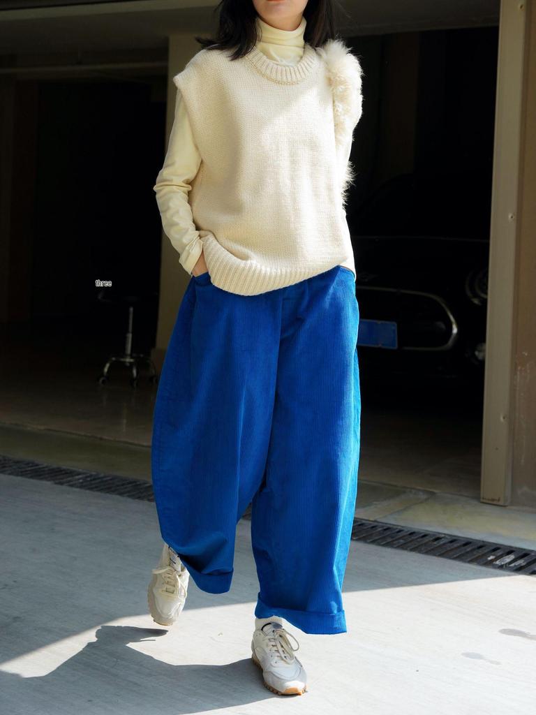 Japanese Lazy Style Curved Corduroy Wide-Leg Pants - Women's Elastic Waist, Loose Fit, Slimming Design