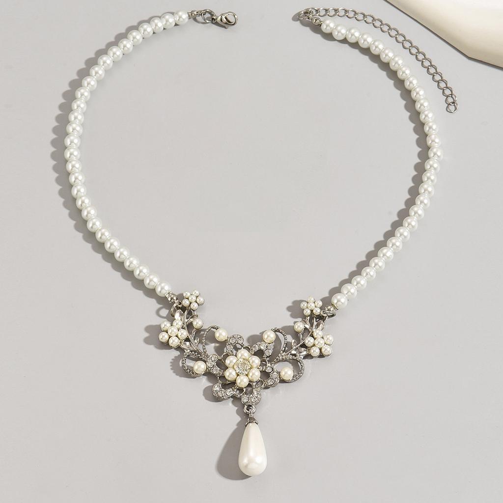 Vintage Elegant American Style Pearl Necklace Inlaid with Zircon Plum Blossom Design Earrings Necklace Set