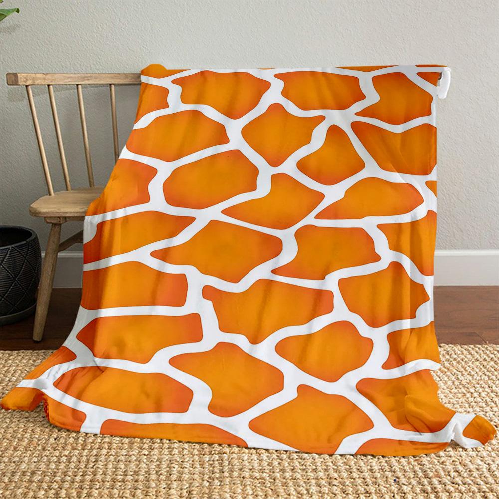 1PC Giraffe PrintOutdoor Flannel Blanket - Soft Plush Decor for Picnics, camping, Bedroom, Playroom, Office, or Lunch Break 1365A