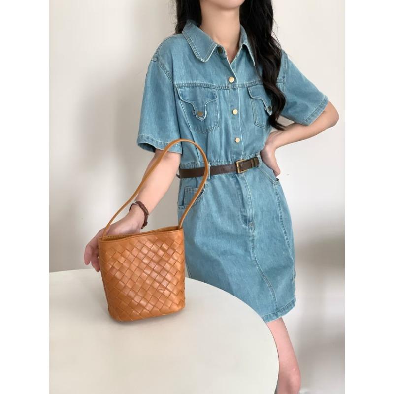 

Высококачественная и изысканная плетеная сумка-ведро кроссбоди ручной работы из коровьей кожи One Size светло-коричневого