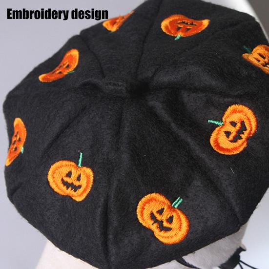 Halloweenský klobouk čarodějnice a set šály s bryndákem se vzorem lebky a pavučiny, obojek pro domácí mazlíčky se zvonkem a set klobouku čarodějnice/baretu dýně pro malé psy a kočky