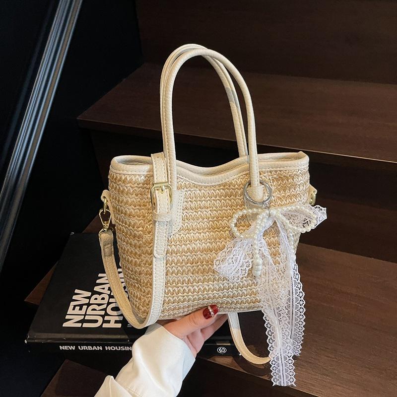 Summer contrasting color straw handbag women's 2026 new fashion versatile seaside vacation woven shoulder messenger bag