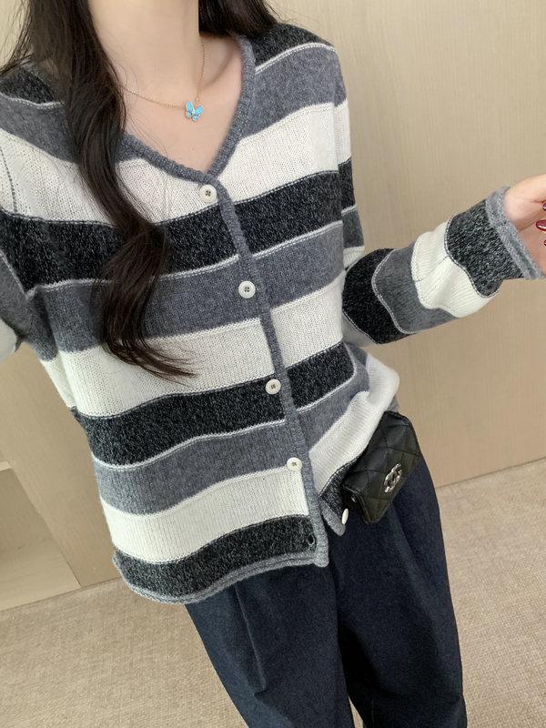 Versatile 2025 Autumn Women's V-Neck Color Block Knit Cardigan with Cashmere