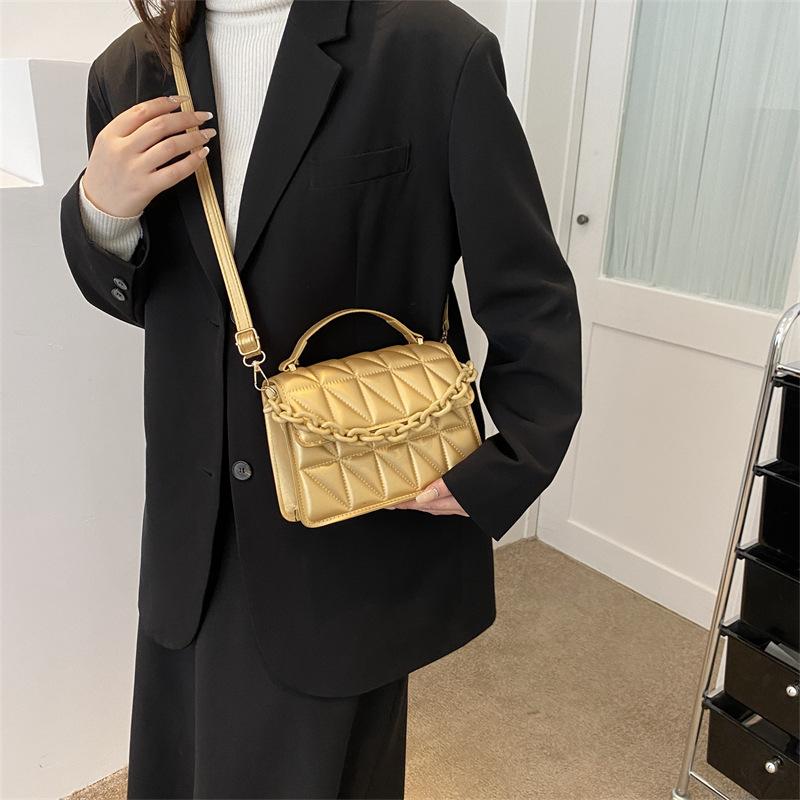 Simple Design Retro Portable Small Square Bag Women's Bag 2025 Autumn and Winter New Chain Bag Shoulder Messenger Bag Diamond Bag