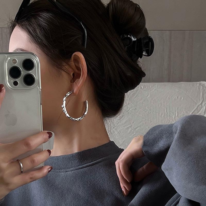 Kolczyki Koła Geometryczne z Diamentami Silver Needle - Luksusowy, Wysokiej Klasy Design z Nowoczesnym, Wyrafinowanym Stylem