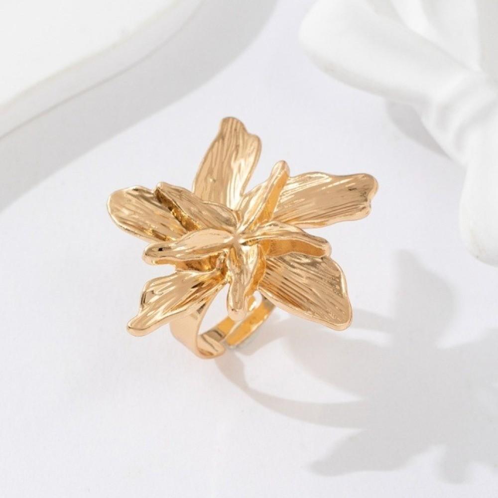 Verstellbarer Metall-Blumenring Zink Zinklegierung Unregelmäßiger Geometrischer Blütenblattring Gold Großer Floraler Ring Party