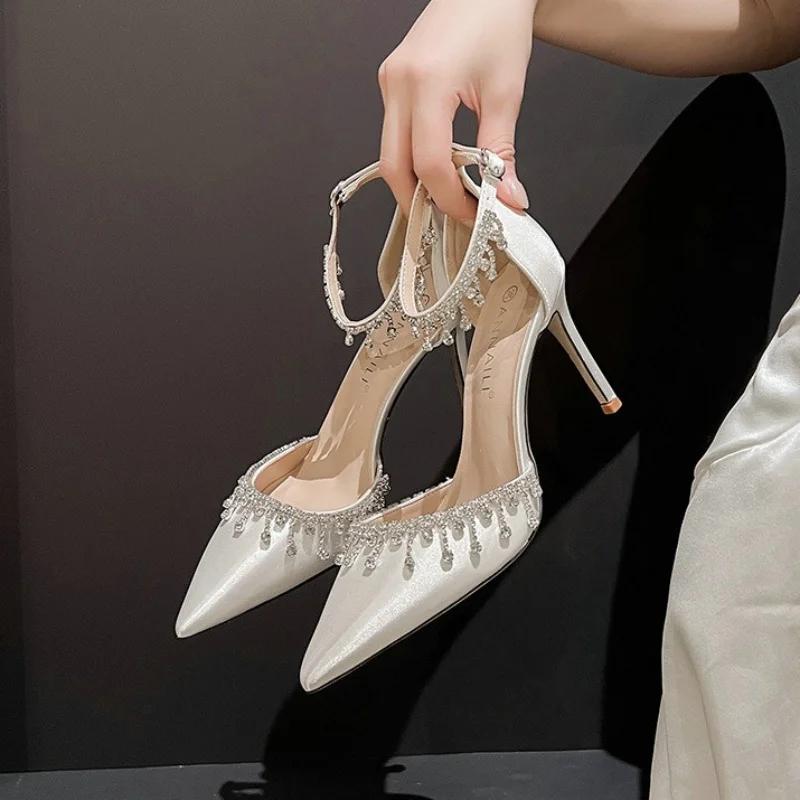 Comemore 2025 White Wedding Bridesmaid Shoes Satin Rhinestone Fringe Chain High Heels Black Temperament Elegance Pumps