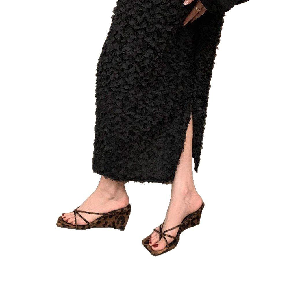 Leopardenmuster neu mit modischer französischer Oberbekleidung 2025 Rock schöne High Heels coole Slipper Keilabsatz Sommer Nischensandalen