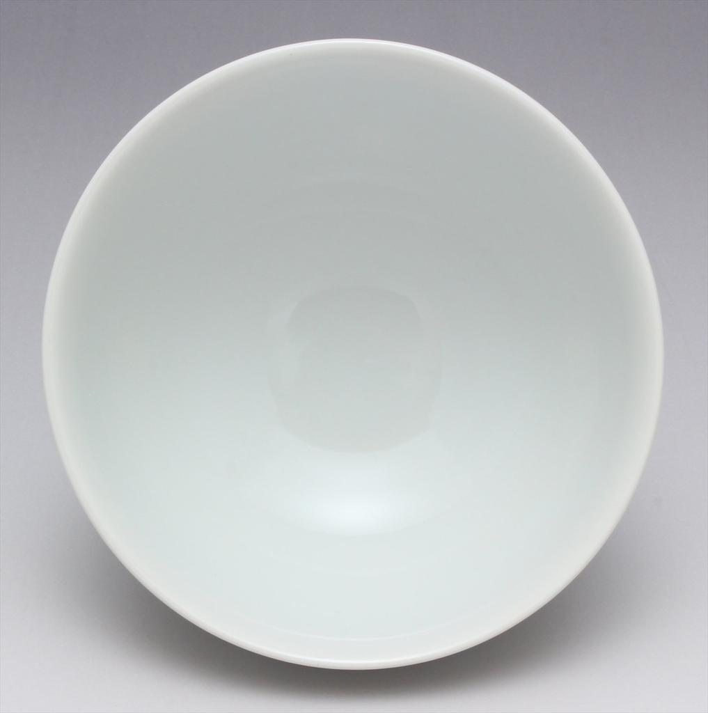 Arita-Ware Reisschale mit eingravierten Polka Dots und Silberlinien