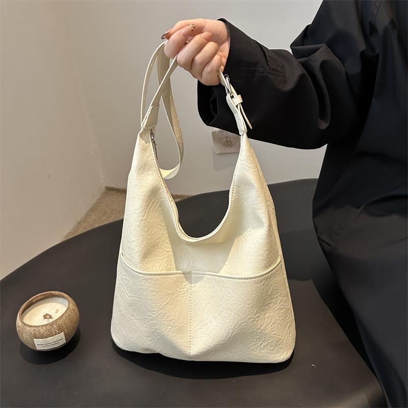 Pu Leather Shoulder Bag For Women With Large Capacity And Zipper Closure For Daily Use