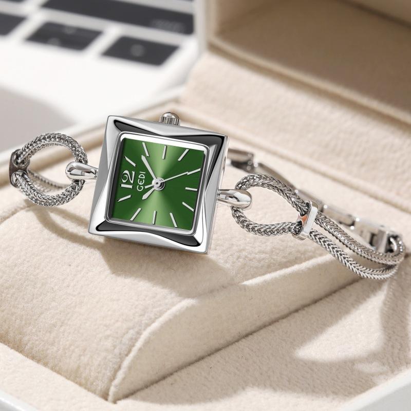 New Goldie niche women's watch simple small square plate alloy bracelet watch women's antique quartz watch