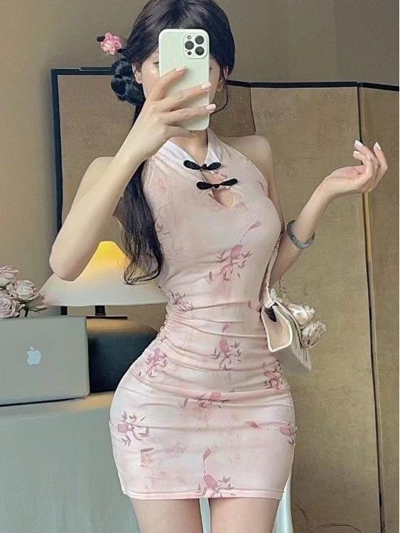 Retro Print Sexy Halter Qipao Dress - Slim Fit with Open Back & Short Skirt