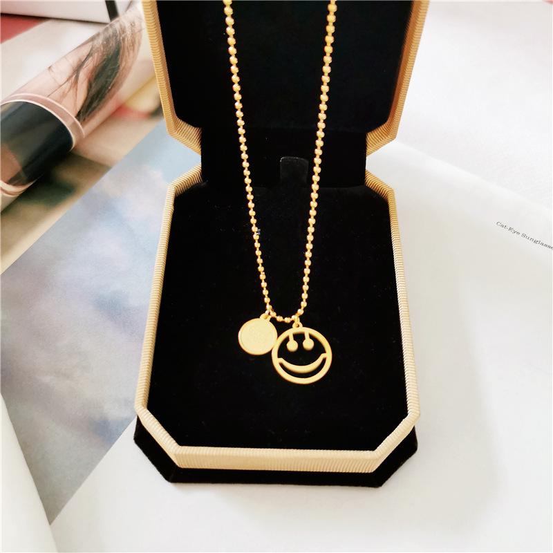 Titanium Steel Smiley Face Round Bead Necklace, Women's Fashionable Clavicle Chain with Simple Luck Pendant.