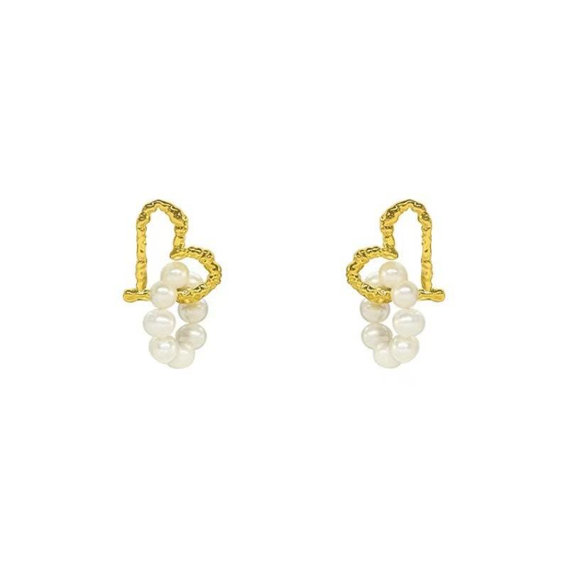 Elegant Pearl Heart Earrings - French Design, Simple, Gentle, and High-Class