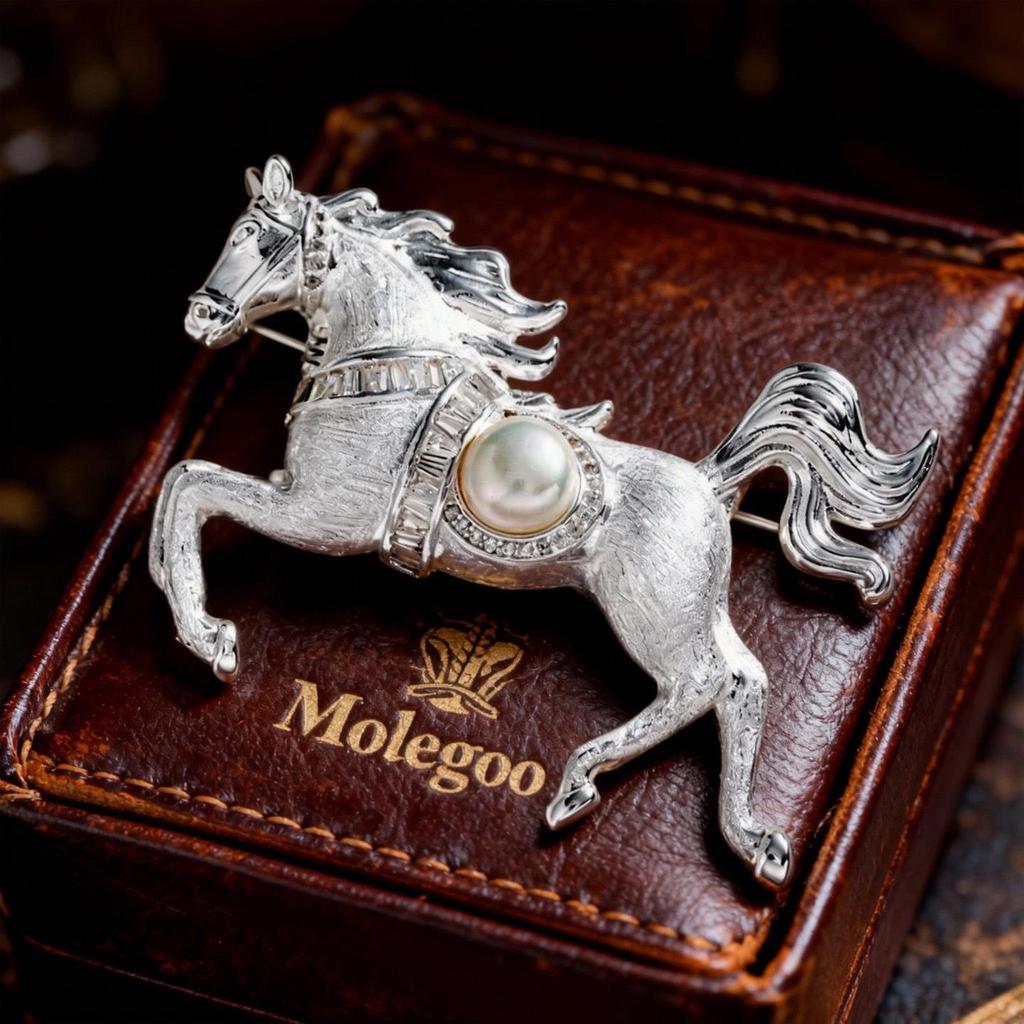 Bo Xin Yun Freshwater Pearl Horse Brooch: Elegant Accessory & Unique Birthday Gift