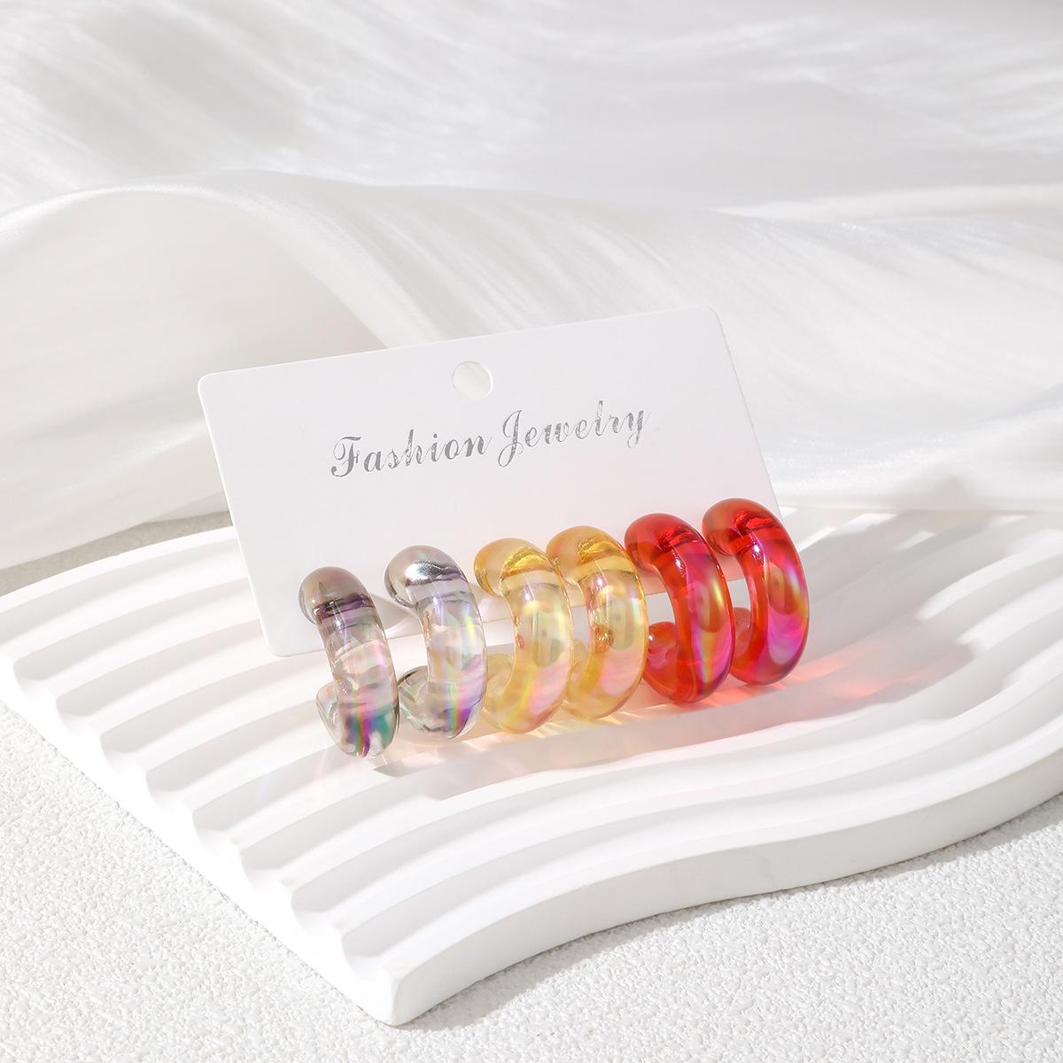 

European and American acrylic earrings set, creative temperament retro C-type resin earrings dopamine ears
