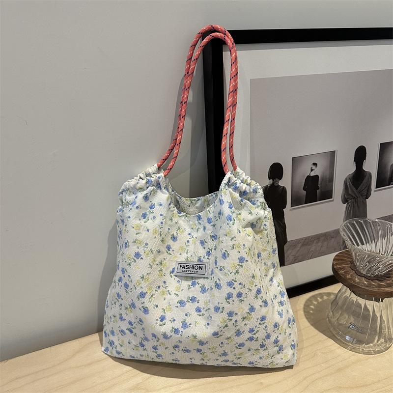 

Korean ins girl heart pleated bubble shoulder commuter tote bag small fresh women s canvas shopping bag underarm bag