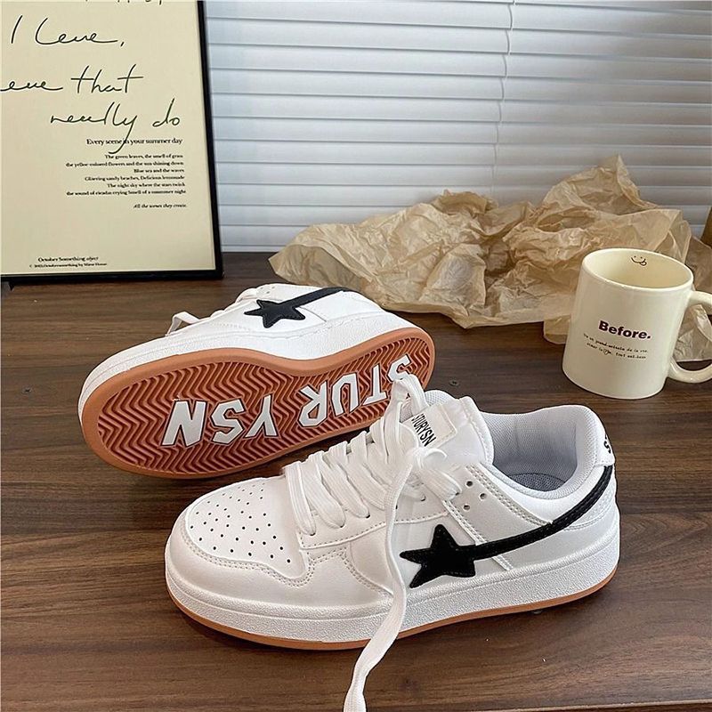 

Original couple platform bread shoes women s ins niche high-end versatile casual board shoes 2025 new little white shoes 35