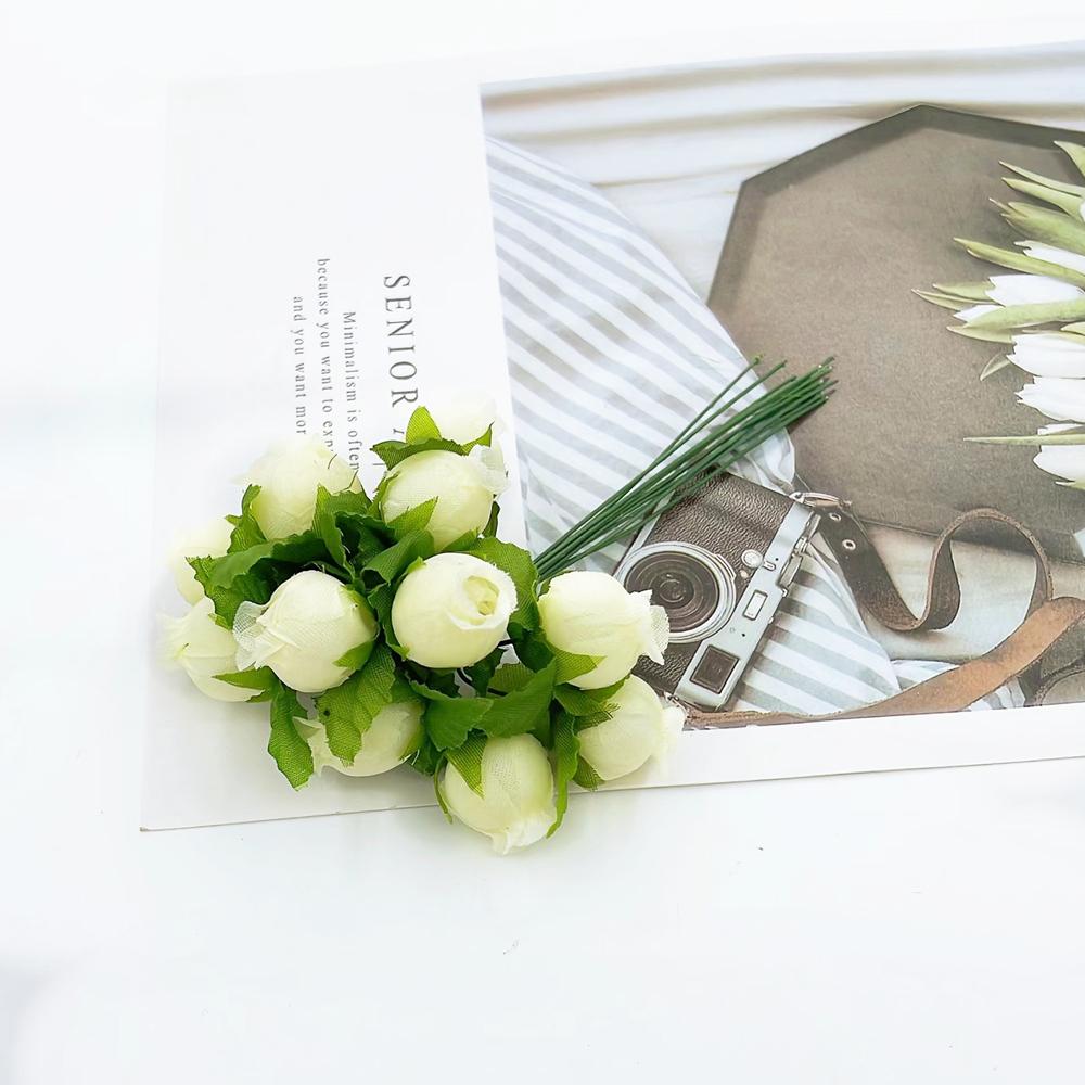 12 pz/lotto Fiori Artificiali Rosa di Seta Mini Bouquet Natale Casa Matrimonio Capodanno Fai da Te Decorazione Scatola Regalo Piante Finte