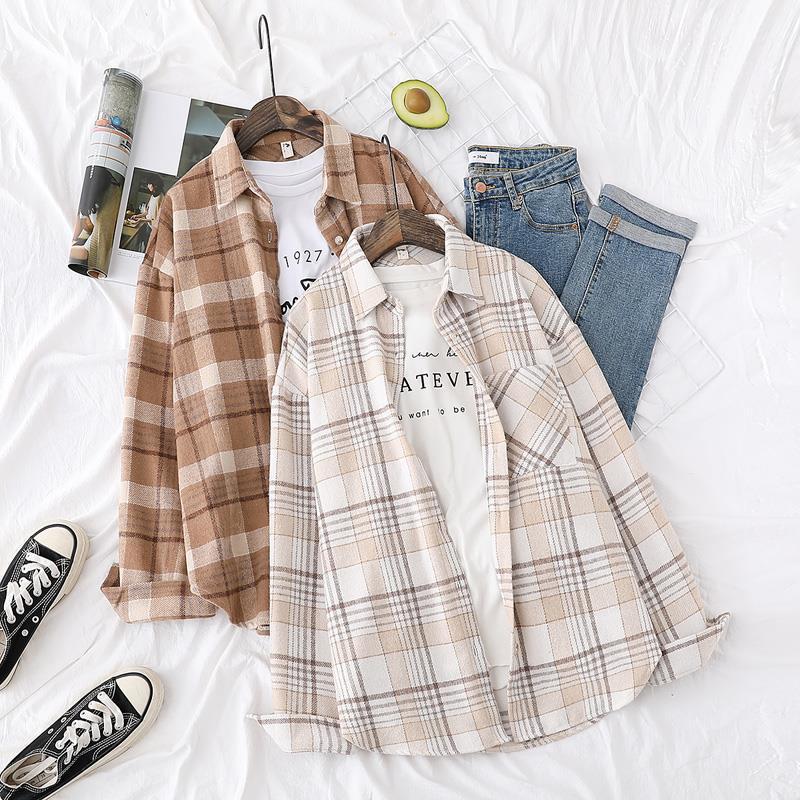 A Brushed Plaid Shirt for Women's Autumn and Winter Is A Niche Retro Top. A Thickened Woolen Shirt for Women Makes Them Look Slimmer