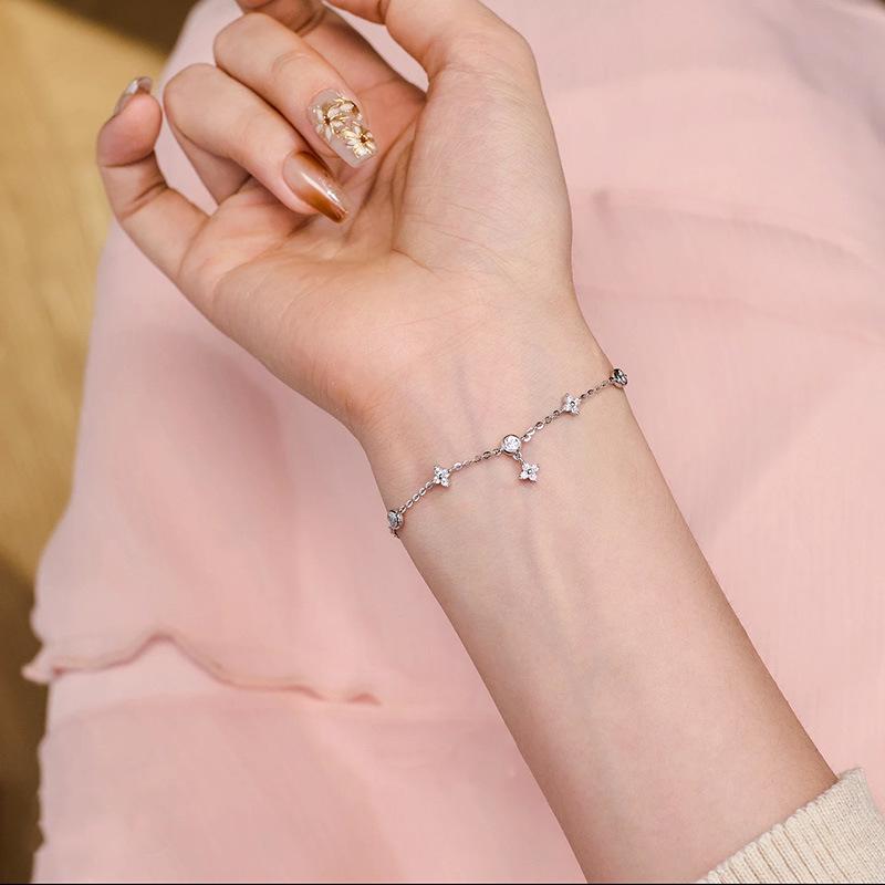 Exquisite Four-Leaf Clover Zircon Bracelet for Women - Sparkling High-End Design
