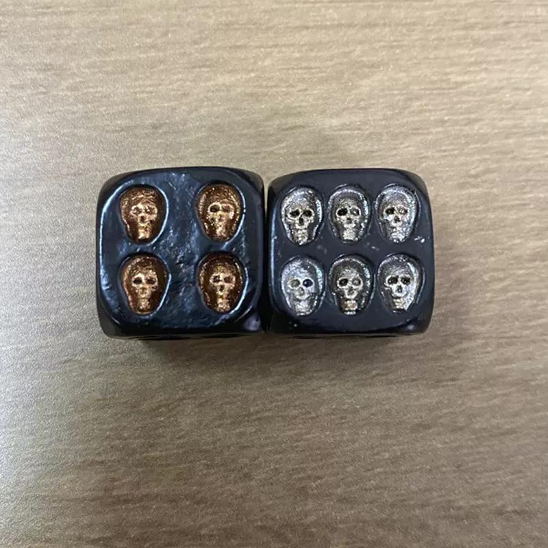 Dice Kit 18mm Gold and Silver-Toned Skull Dice Kit Nightclub Bar Chess Game Ghost Head Dice Resin Crafts High Quality Practical Daily Use