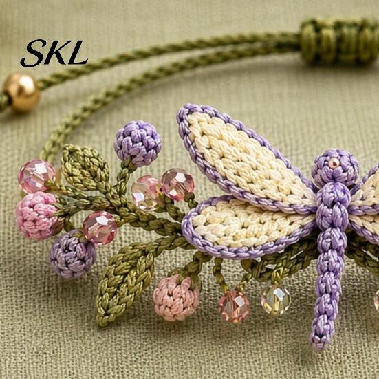Kit Braccialetto Fatto a Mano Kit Crochet Ispirato alla Natura Fai da Te, Gioielli Uncinetto 3D Animali Piante Set Regalo Set per Creare Fiore Acero Libellula Farfalla,