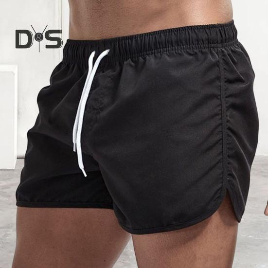 Sommer Low Rise Elastischer Bund Kordelzug Strand Surfen Shorts Atmungsaktive Seite Unregelmäßige Trim Männer Bademode Shorts