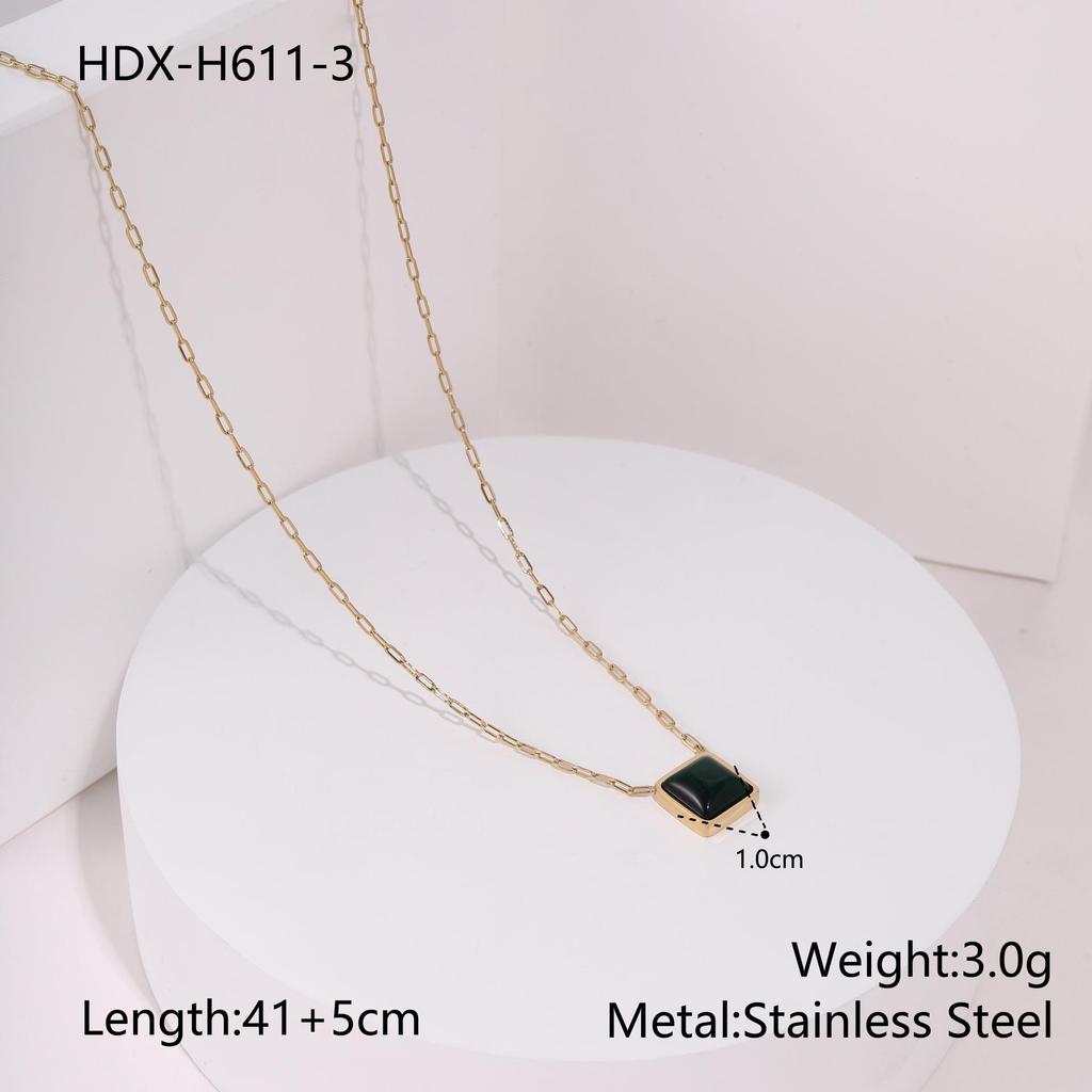 Emerald-Inlaid Zircon Stainless Steel Necklace, 18K Gold Plated, Retro INS Style, Light Luxury, Elegant Jewelry.