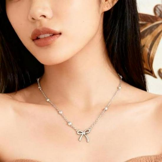 

Charming Bow Pendant Clavicle Necklace - Elegant, Sweet, and Simple Beaded Chain