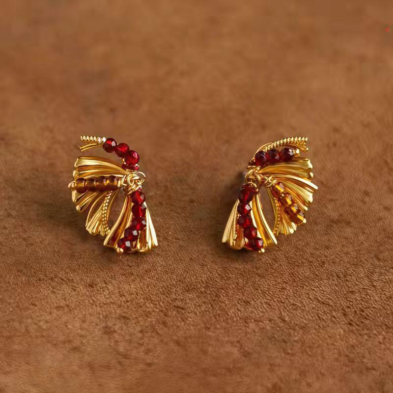 

New Year s Palm Firework Necklace: Red Luxury Pendant for Women’s Sweaters