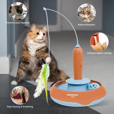 Interaktives Katzenspielzeug für Hauskatzen, automatisches Übungsspielzeug mit Federn für Haustiere, um 360° drehbare Feder- und Trackbälle mit Glöckchen