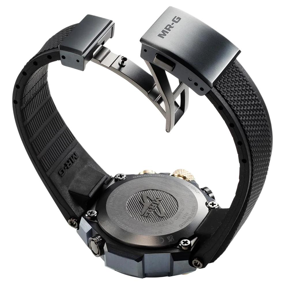 Casio MRG B2000 200m Waterproof Solar Quartz Movement Rubber Strap Watch Men's Watches Black Dial MRG-B2000RG-3A