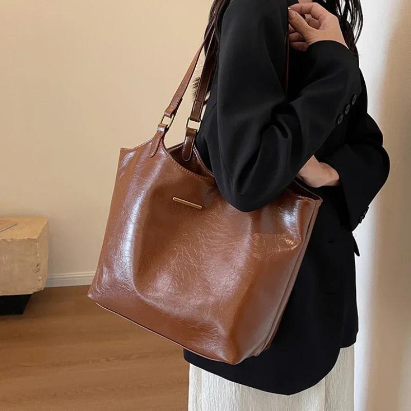 Big Women Shoulder Bags Large Capacity Tote Bag 2025 Winter Vintage Solid Color Zipper Leather Travel Retro Handbag Purse