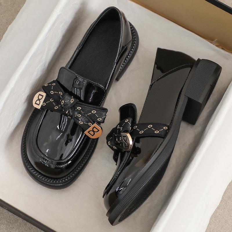 Маленькие кожаные туфли женские весенние и осенние туфли на толстой подошве лоферы в британском стиле плоские черные туфли-одиночки 43 чёрный 3624₽