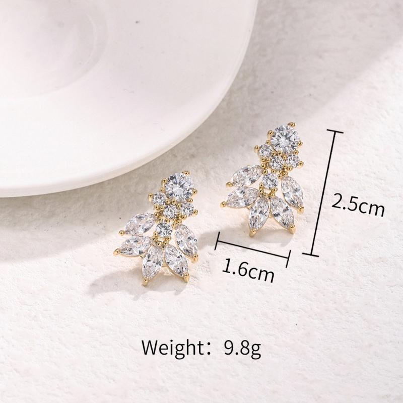 Temperament Elegant Copper Inlaid Zircon Women's Stud Earrings High Sense Bridal Earrings Wedding Photography Steel Needle Earrings Hot