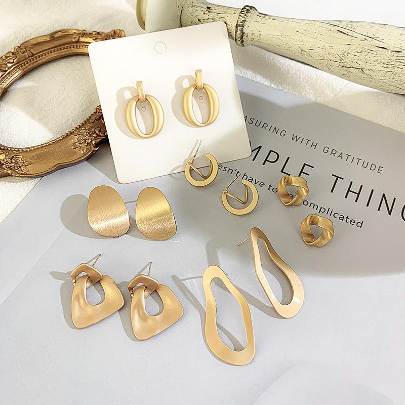 Silver Needle Metal Design Earrings Irregular Circle Geometric Stud Earrings Women's Exaggerated Niche Retro Cold Wind Earrings