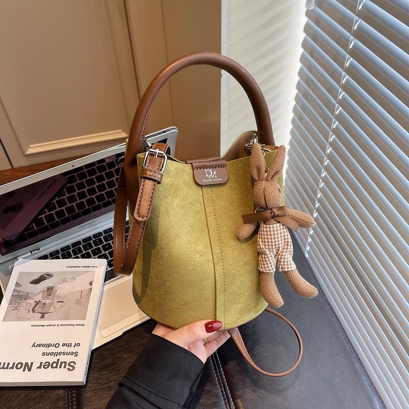 Premium Retro Small Bag Women's New Versatile Messenger Bag Fashionable Portable Bucket Bag