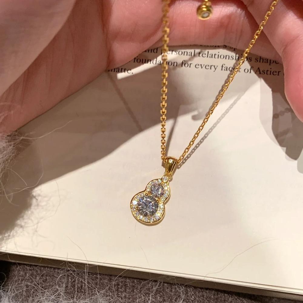 

Luxury Chinese Gourd Necklace 2 Carat Moissanite Diamond Pendant Elegant Collarbone Chain for Women