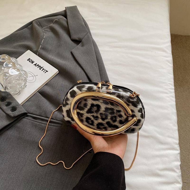 

Trend casual shoulder bag new fashion niche design messenger bag high sense versatile bag women белый