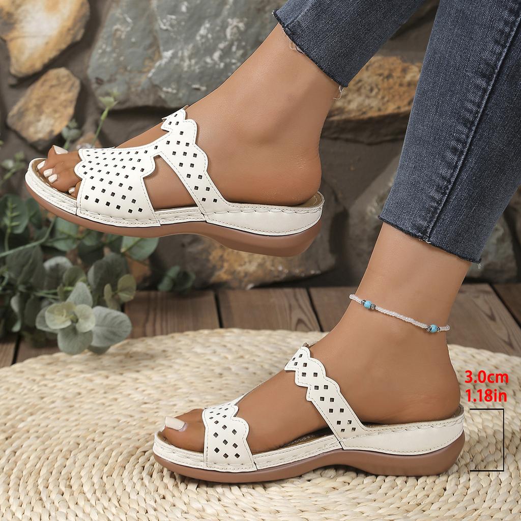 Hollow flat-bottomed slippers women's summer wear one-size large-size sandals