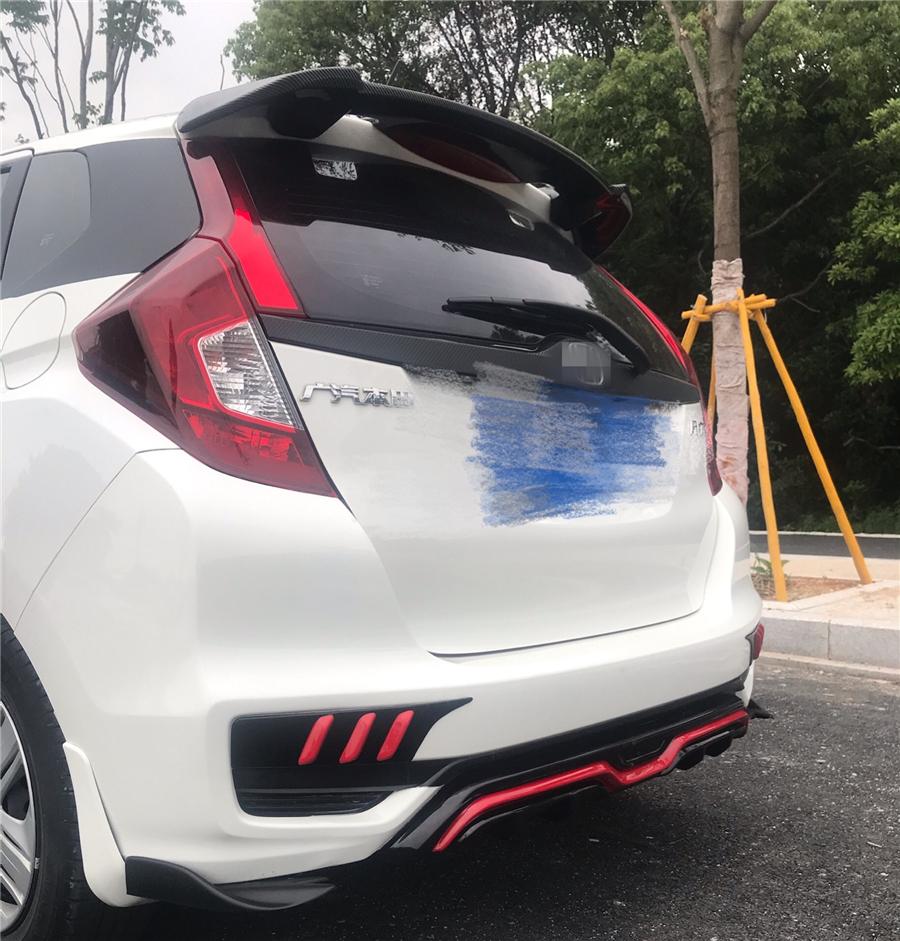 2 Pieces Car Rear Spoiler Dividers, Fairings with Screw, Anti-collision